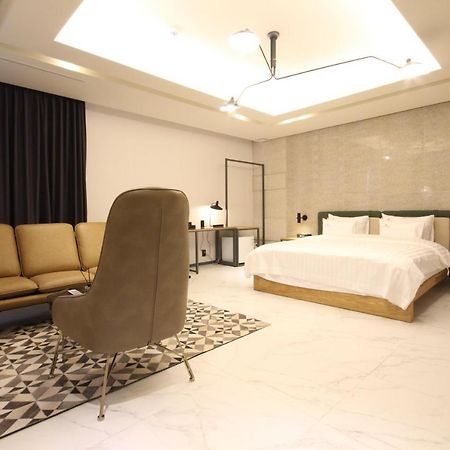 Hotel Eco Stay Чонджу Экстерьер фото